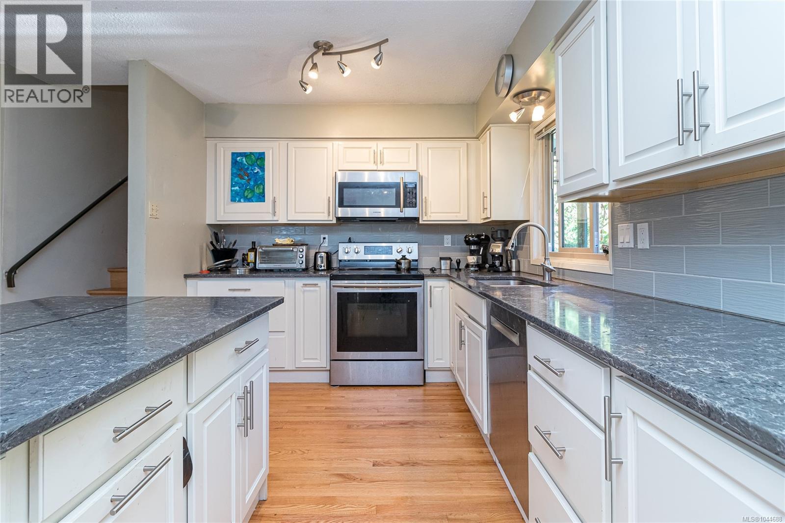 4167 Thornhill Cres - 6