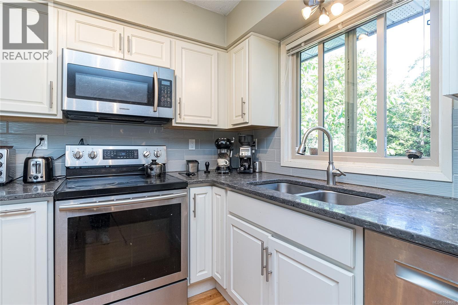  4167 Thornhill Crescent, Saanich