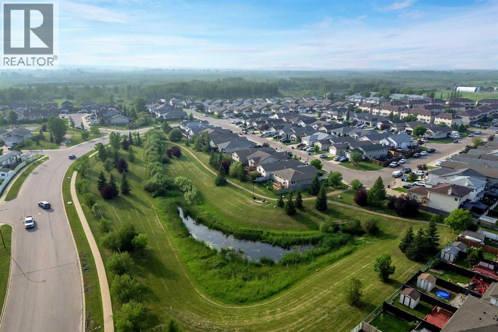 136 Kodiak Crescent - 35