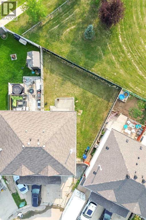 136 Kodiak Crescent - Image 34