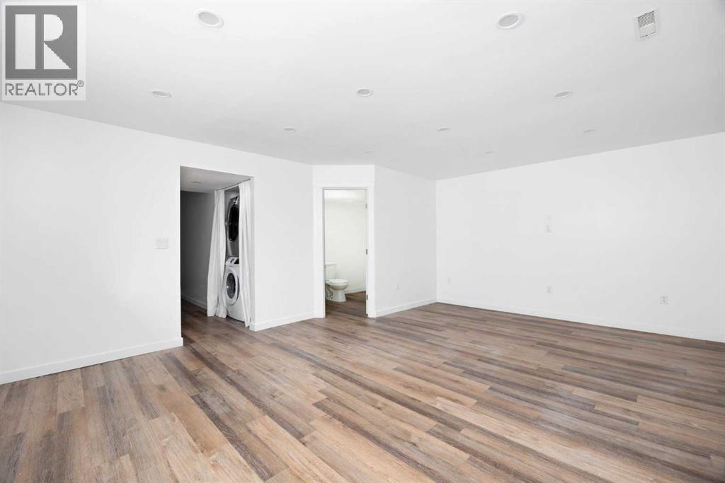 136 Kodiak Crescent - Image 23