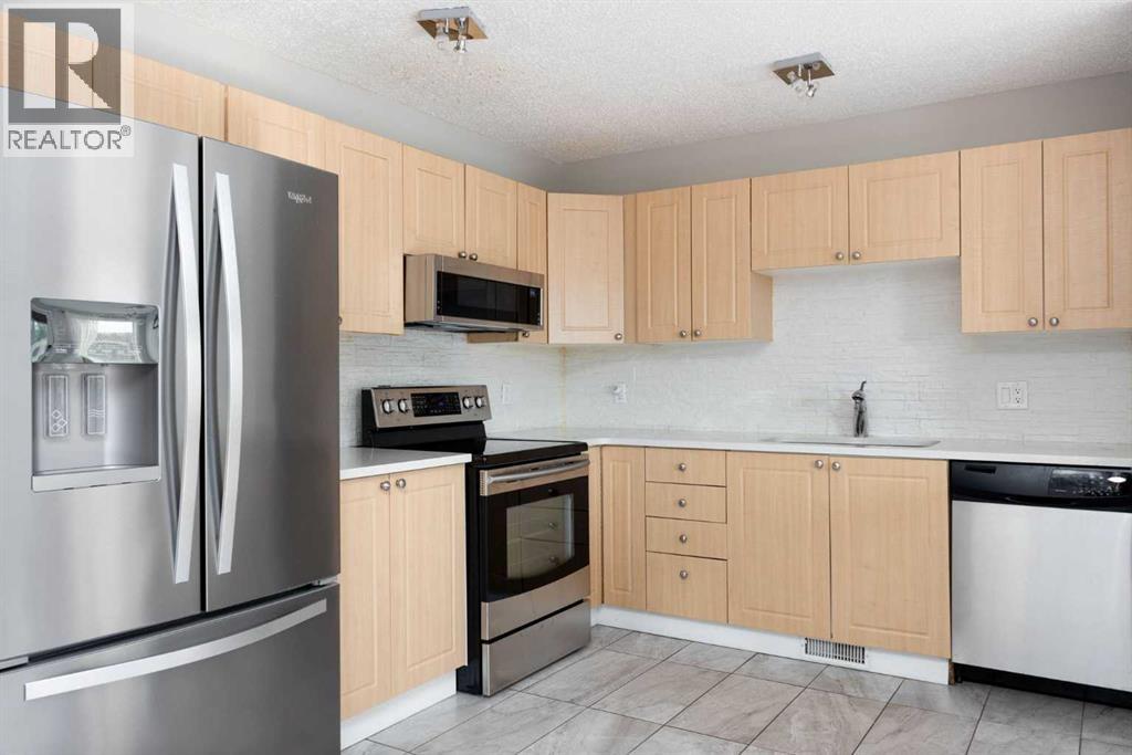 136 Kodiak Crescent - Image 4