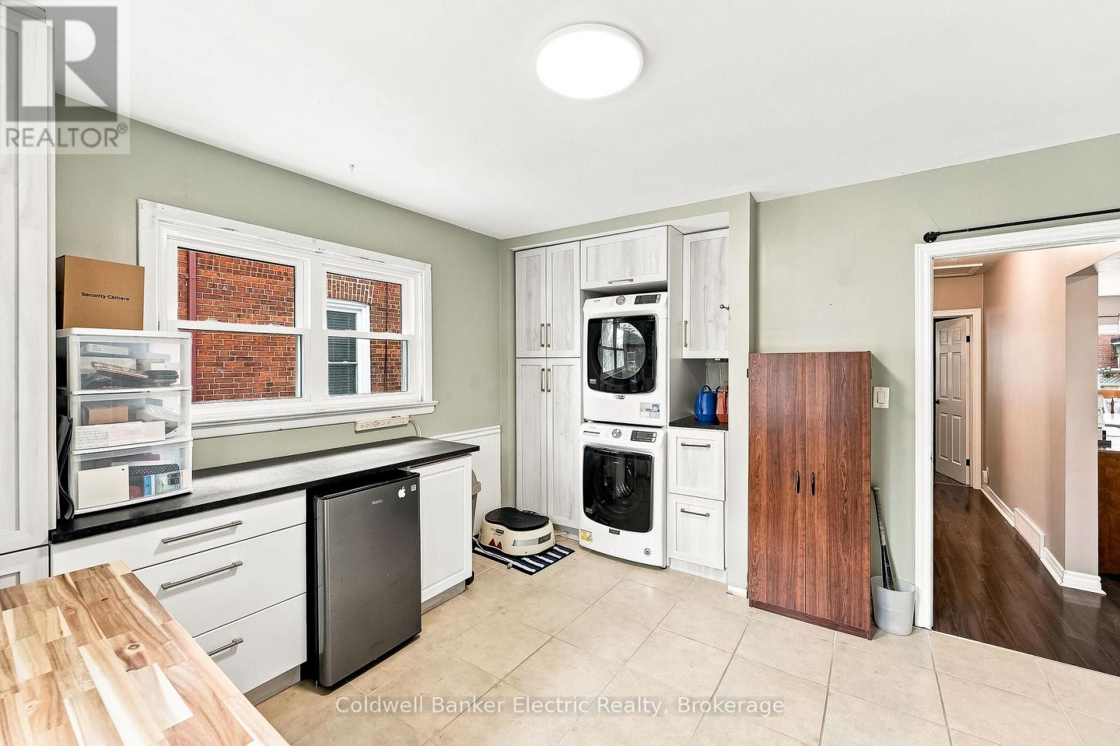 19 GRAHAM STREET E - 26
