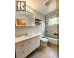 203 Pottery Street, Eastend, SK S0N0T0 Photo 18