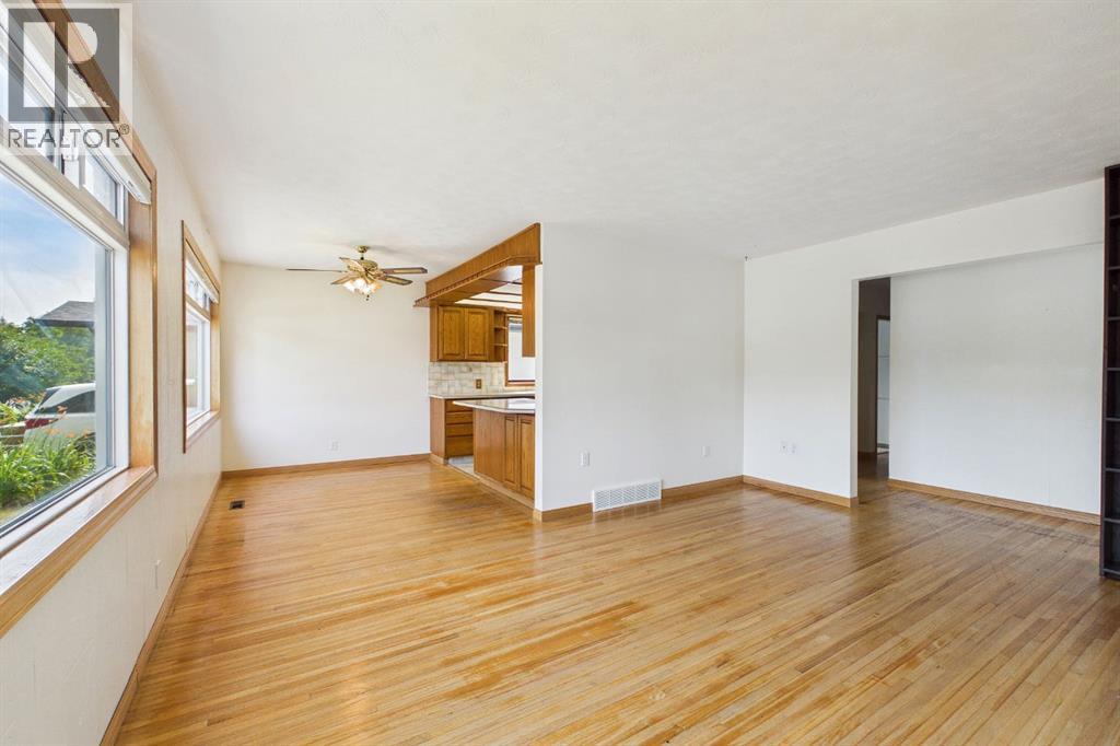 83 Westover Drive SW - Image 8