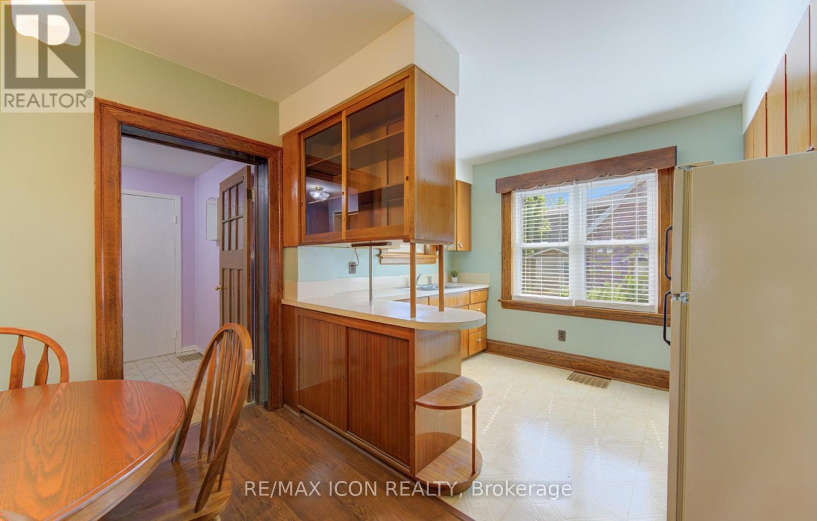 224 WEBER STREET E - Image 18