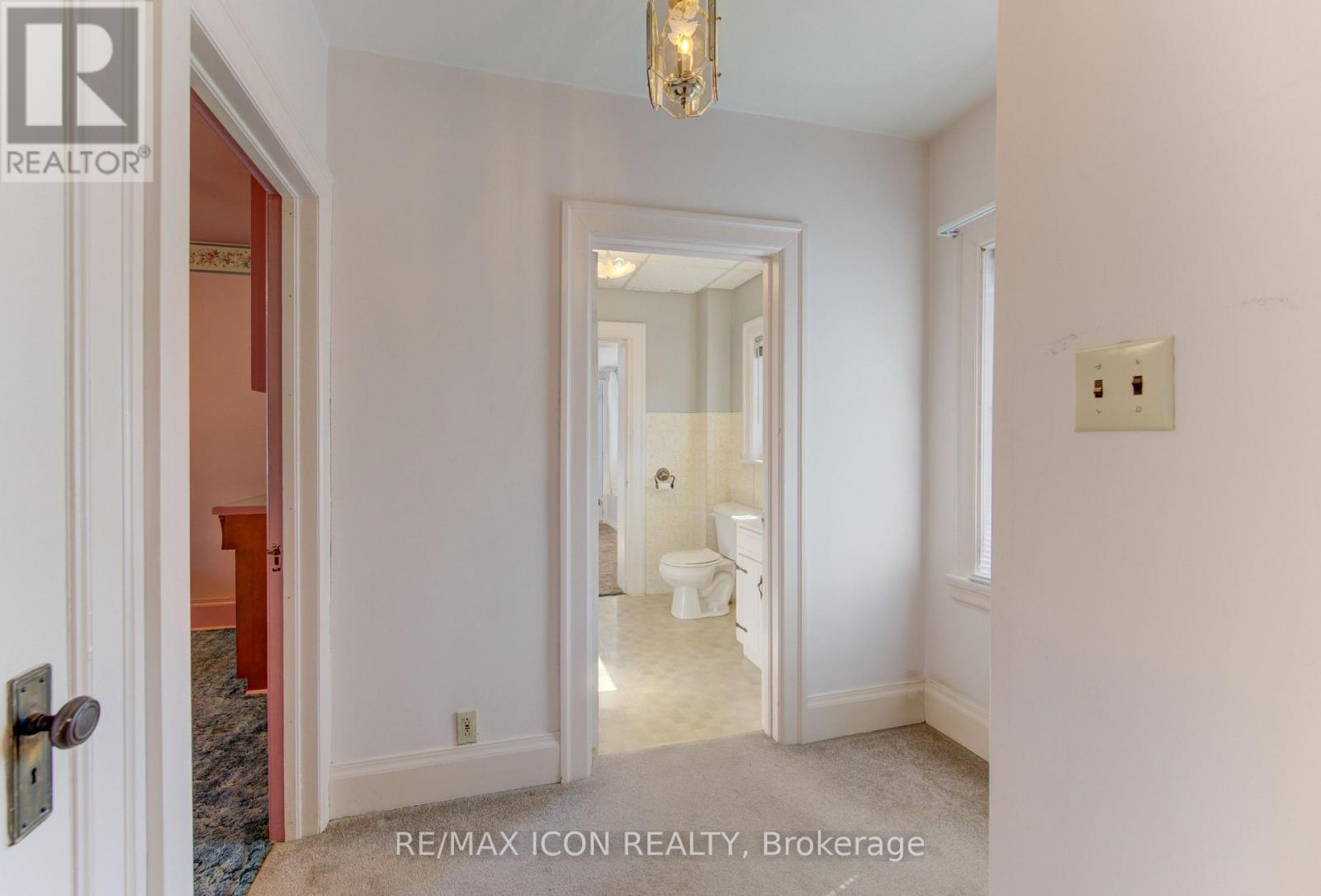 224 WEBER STREET E - Image 39