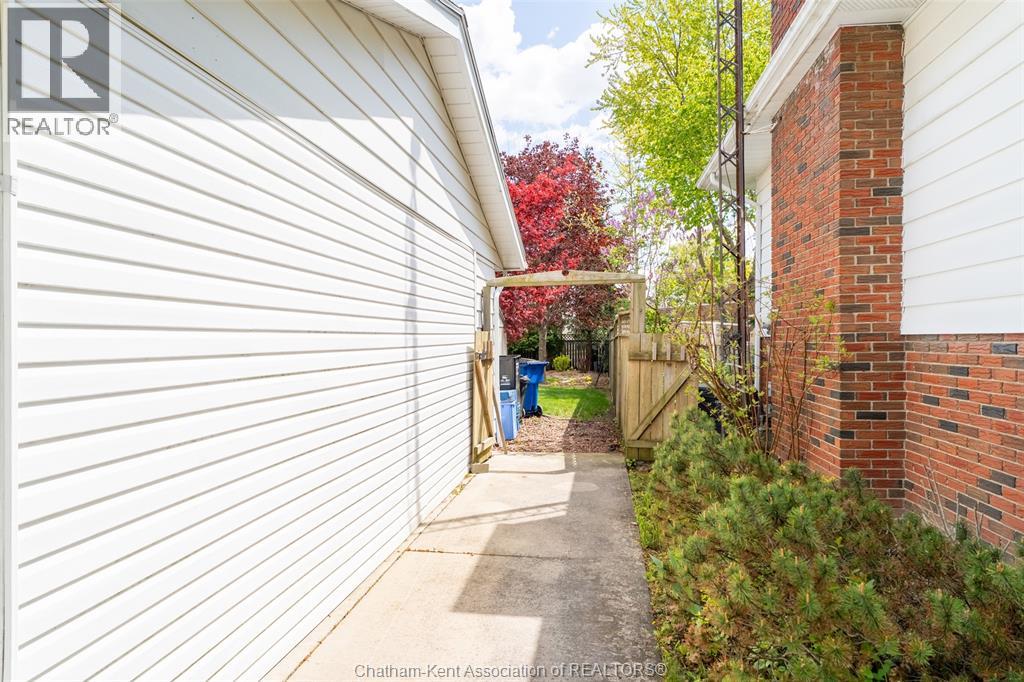 434 Dora DRIVE - Image 34