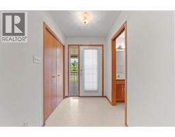 3pc Bathroom - 3806 50 Street, Camrose, AB T4V4B8 Photo 6