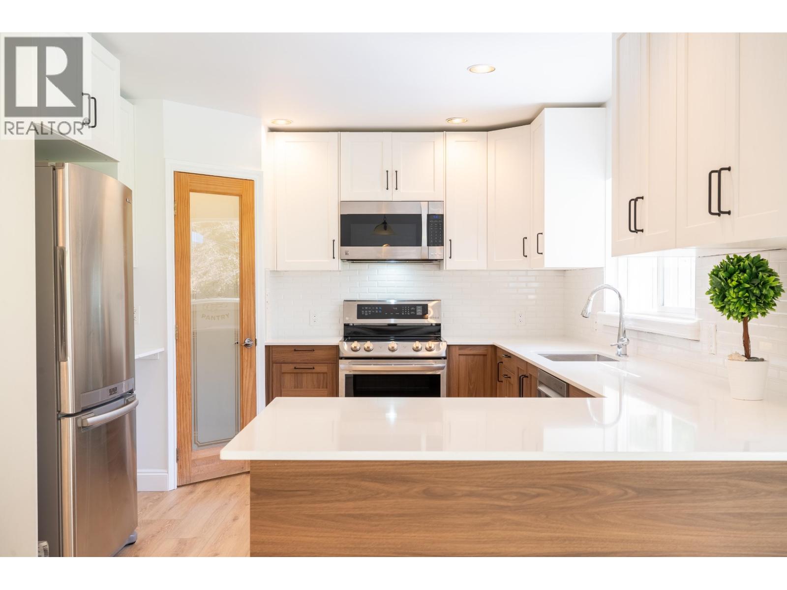 1565 JACK ROAD, Sechelt