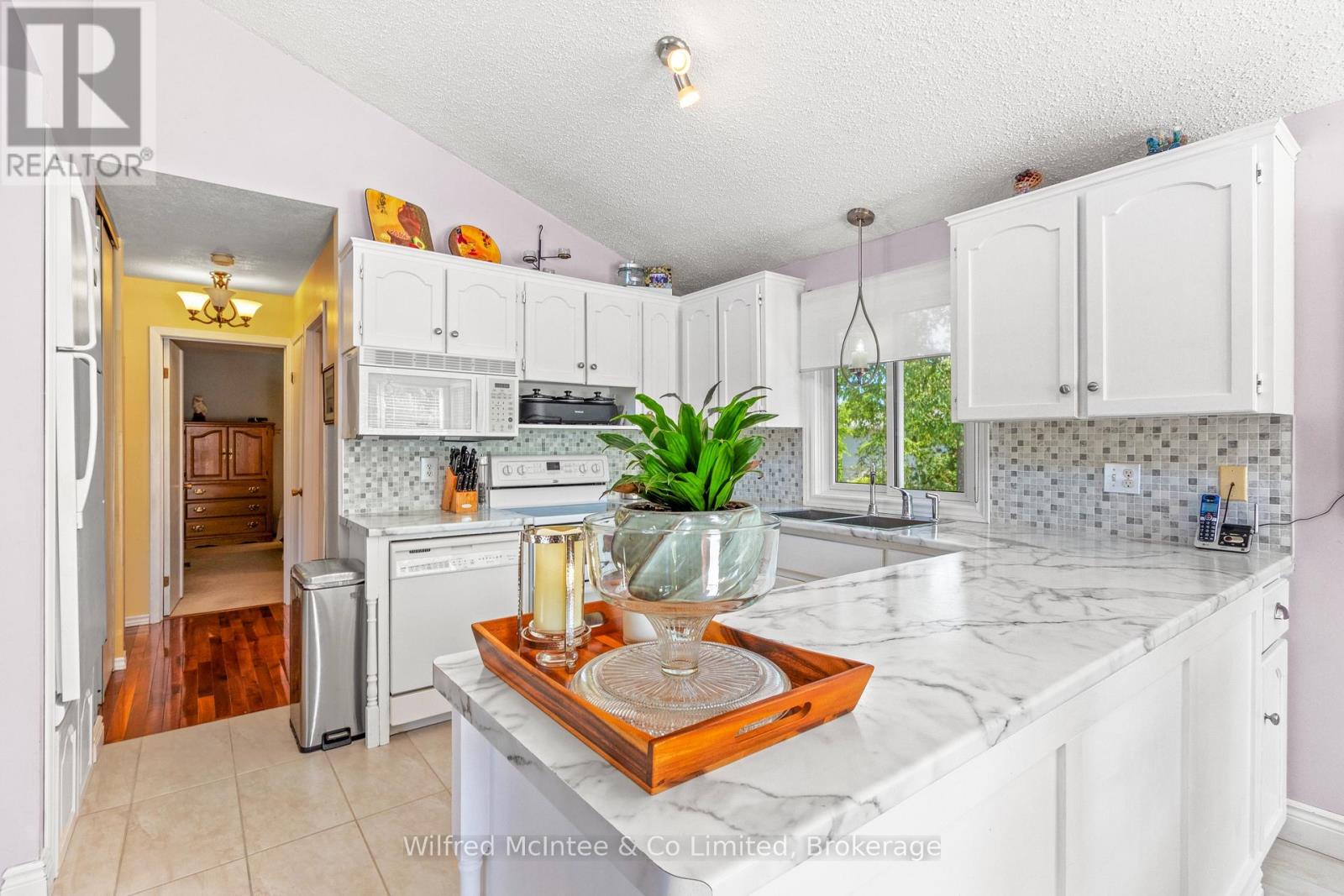 298 ALBERT STREET S - 14