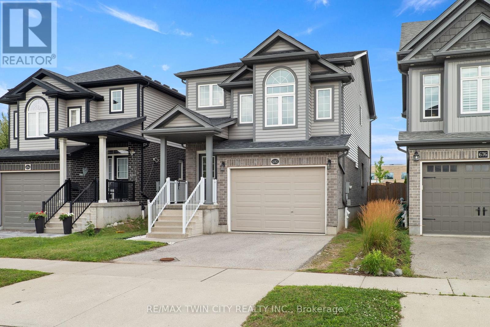 680 BLAIR CREEK DRIVE — photo 2