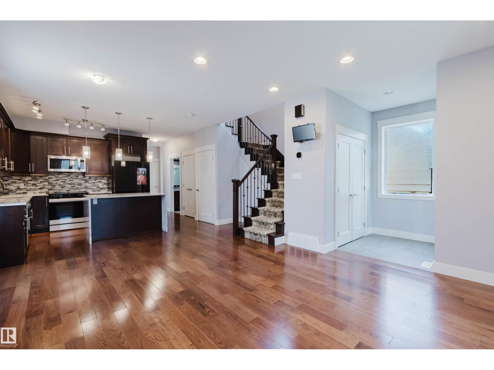 10626 81 AV NW - 4