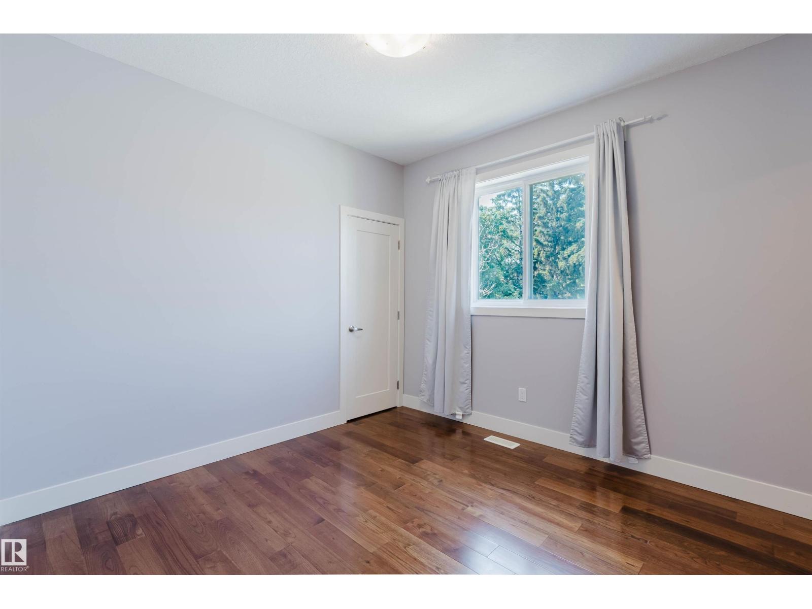 10626 81 AV NW - 21