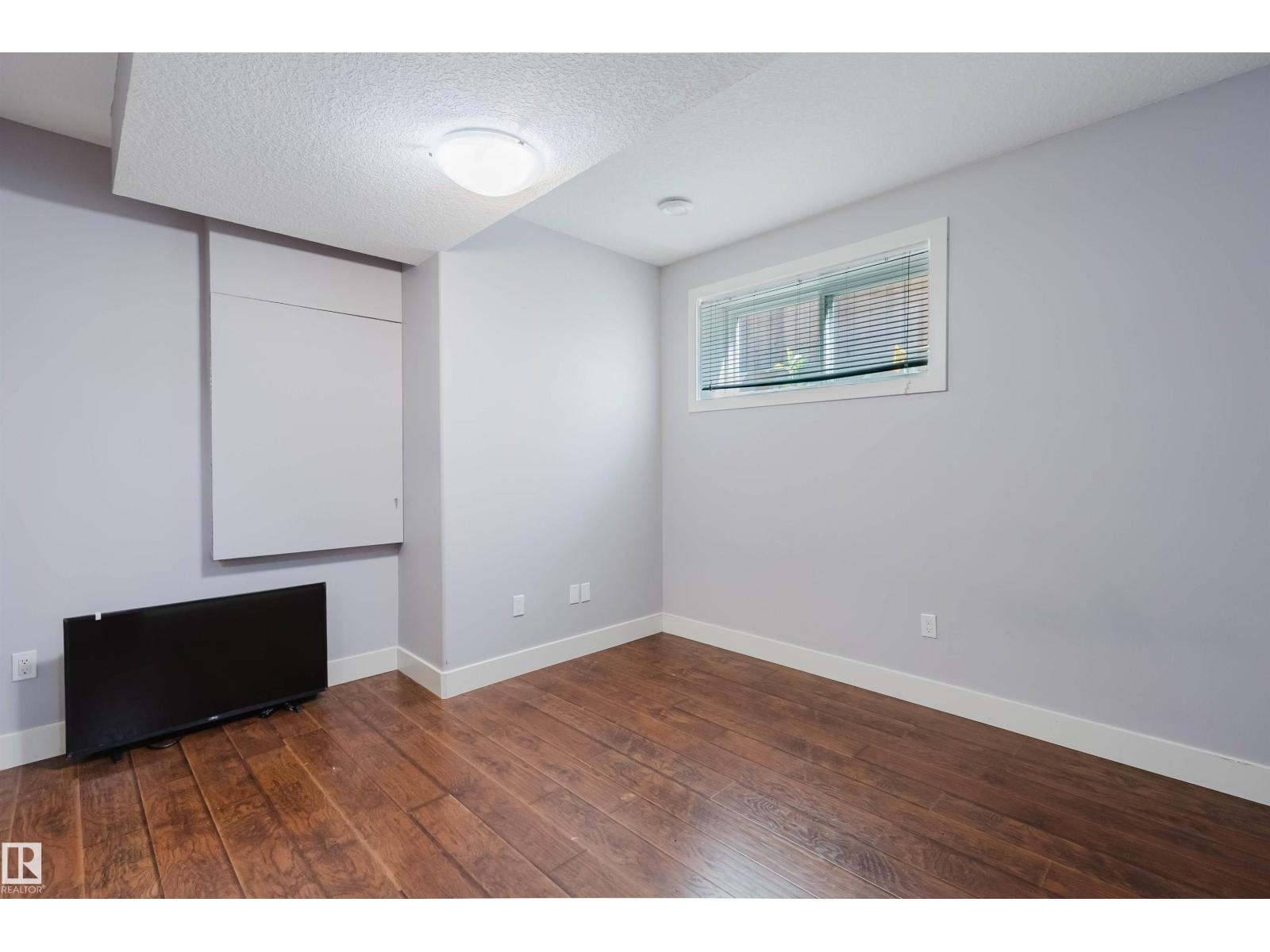10626 81 AV NW - 39