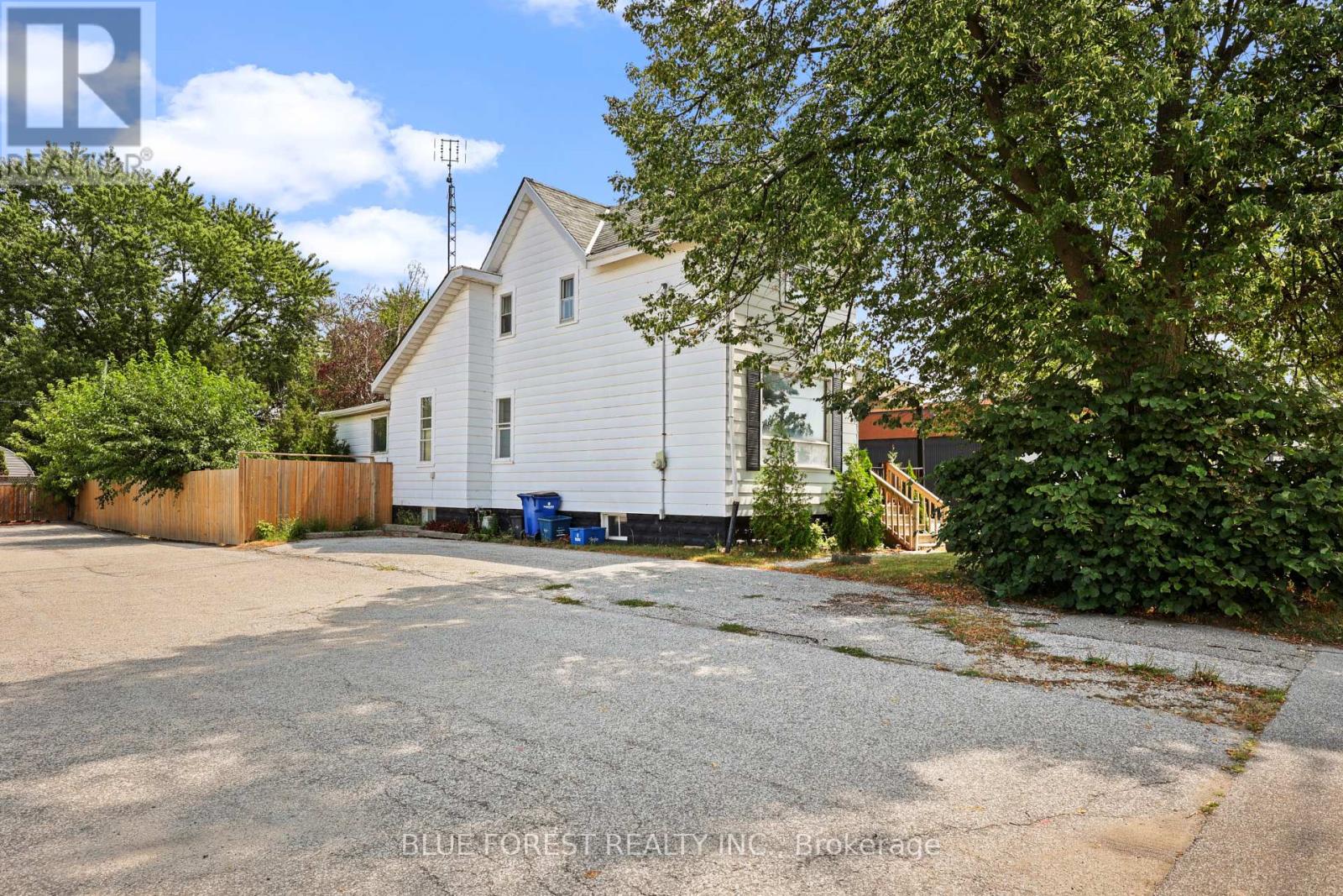 305 ST CLAIR STREET, Chatham-Kent — photo 3