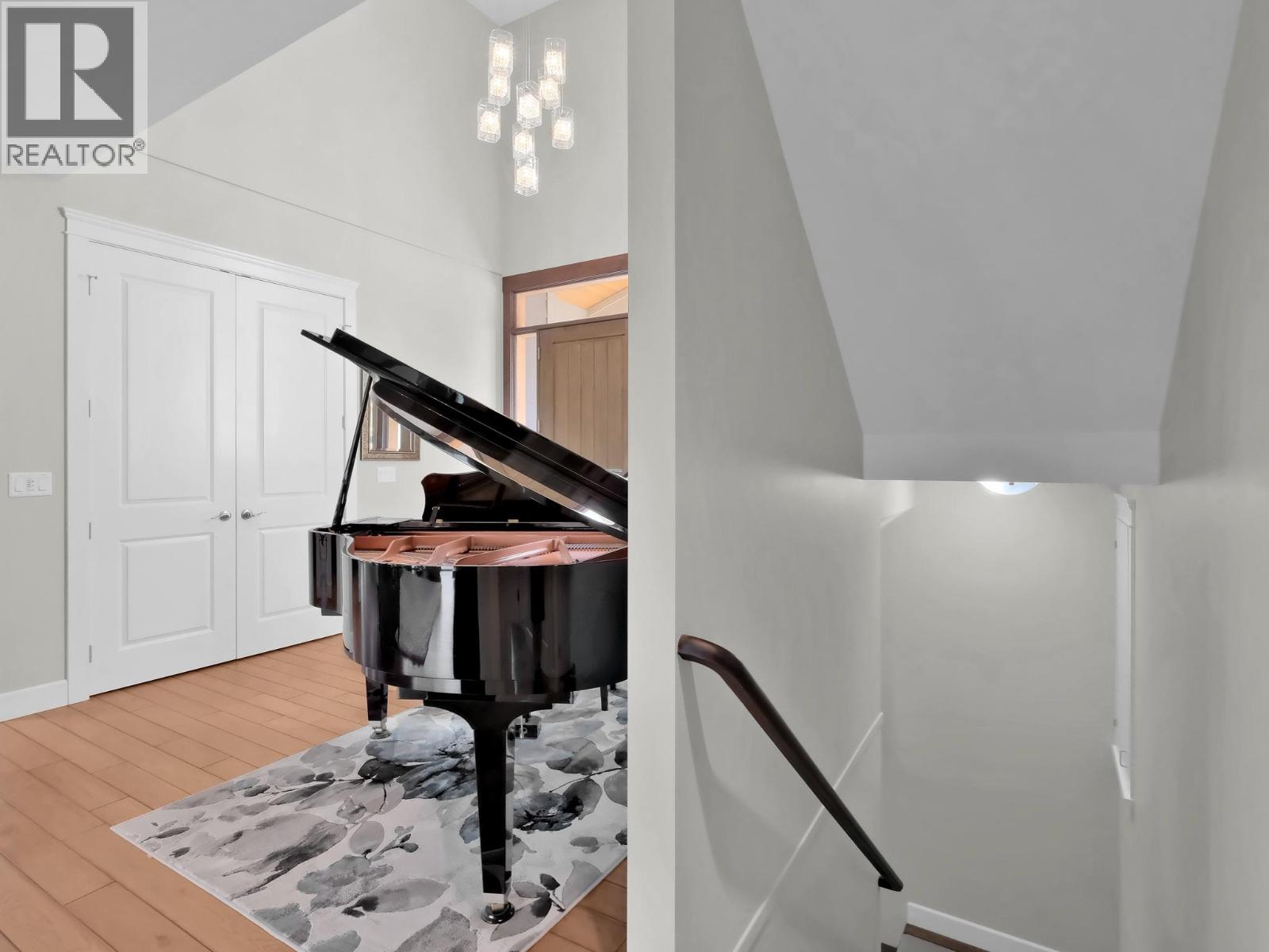 18451 Crystal Waters Road Unit# 16, Lake Country