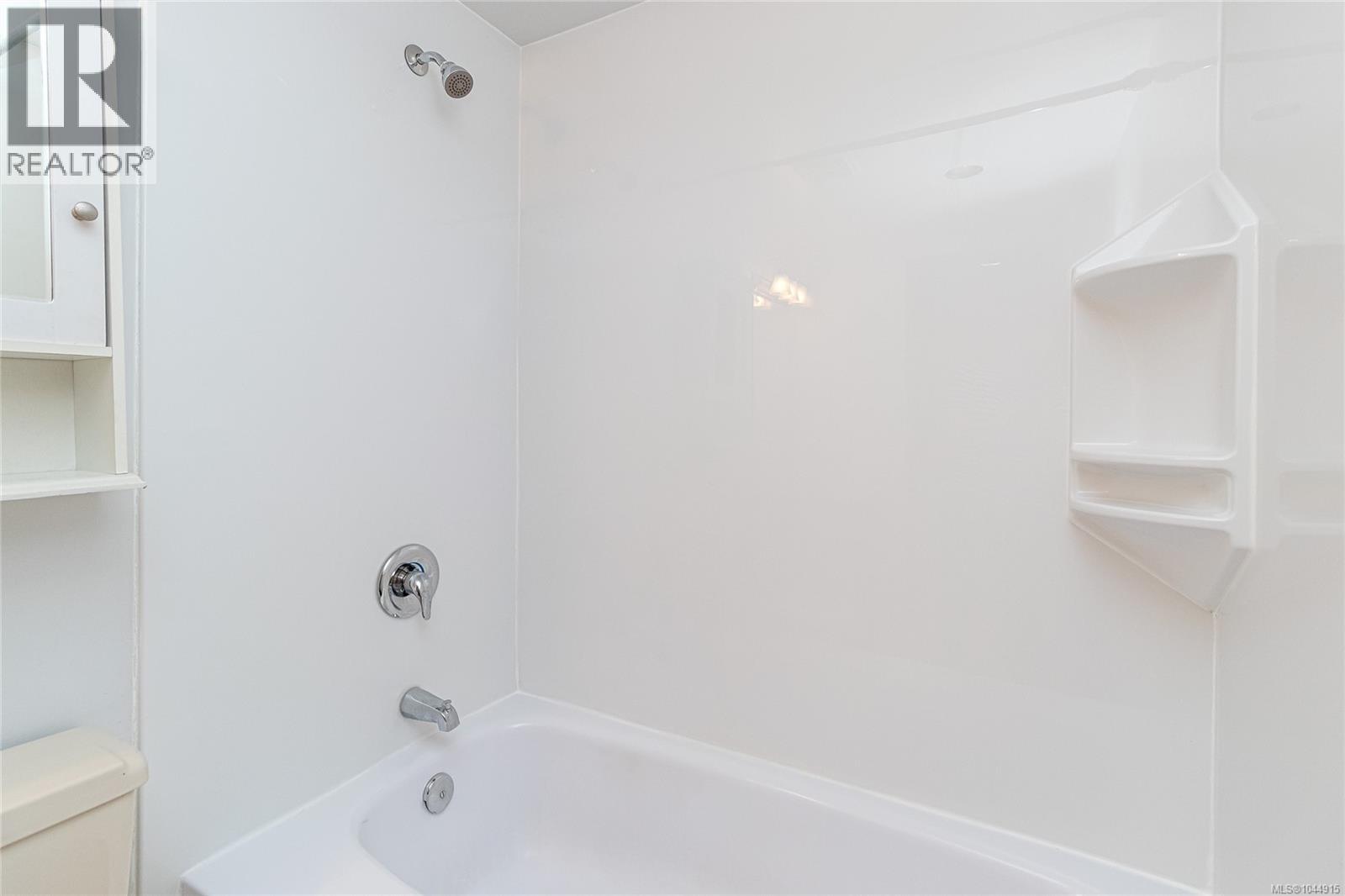 #203 3240 Glasgow Ave - 28