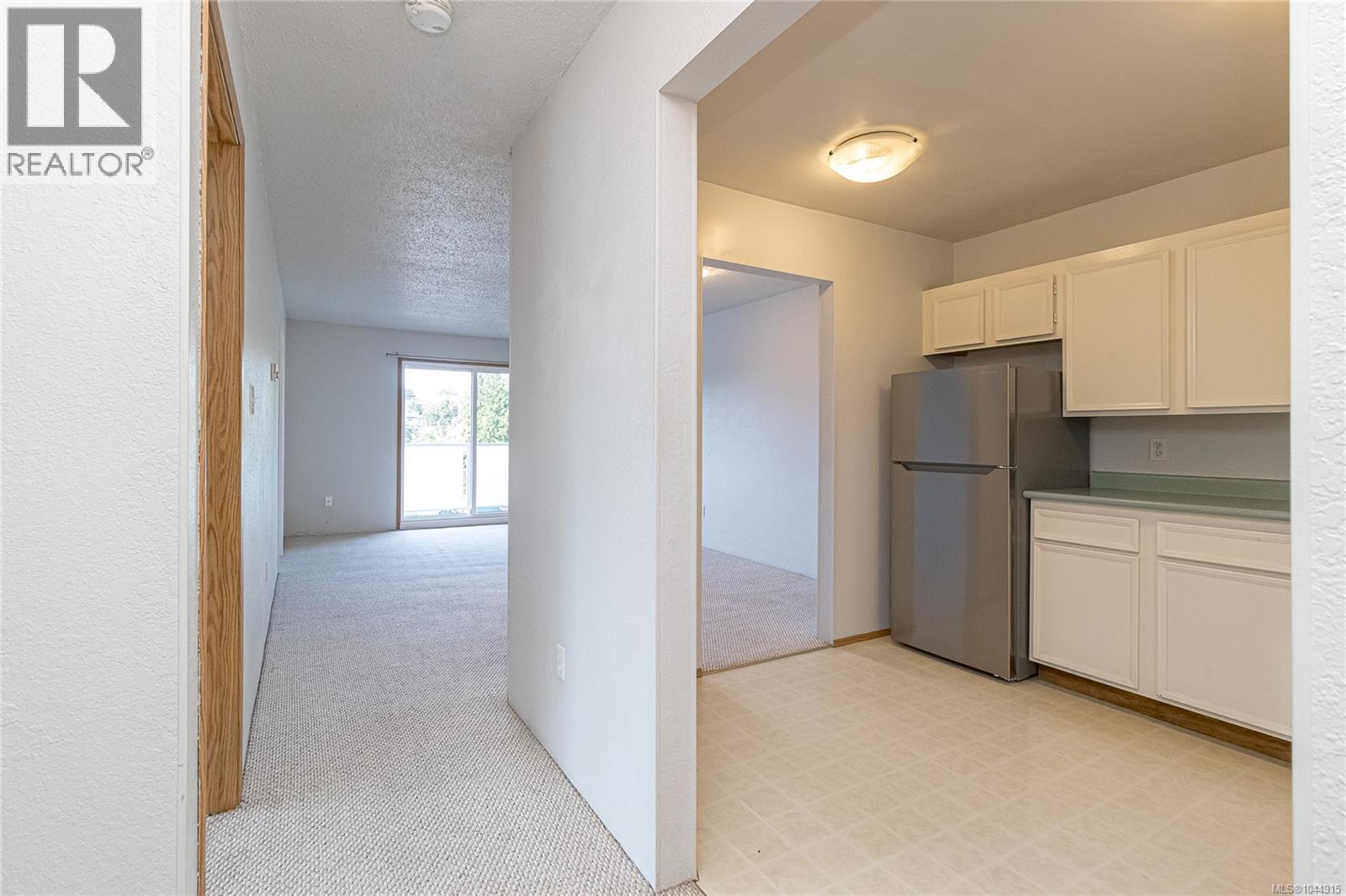 203 3240 Glasgow Avenue, Saanich