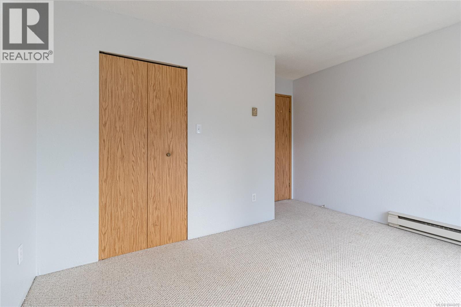 203 3240 Glasgow Avenue, Saanich
