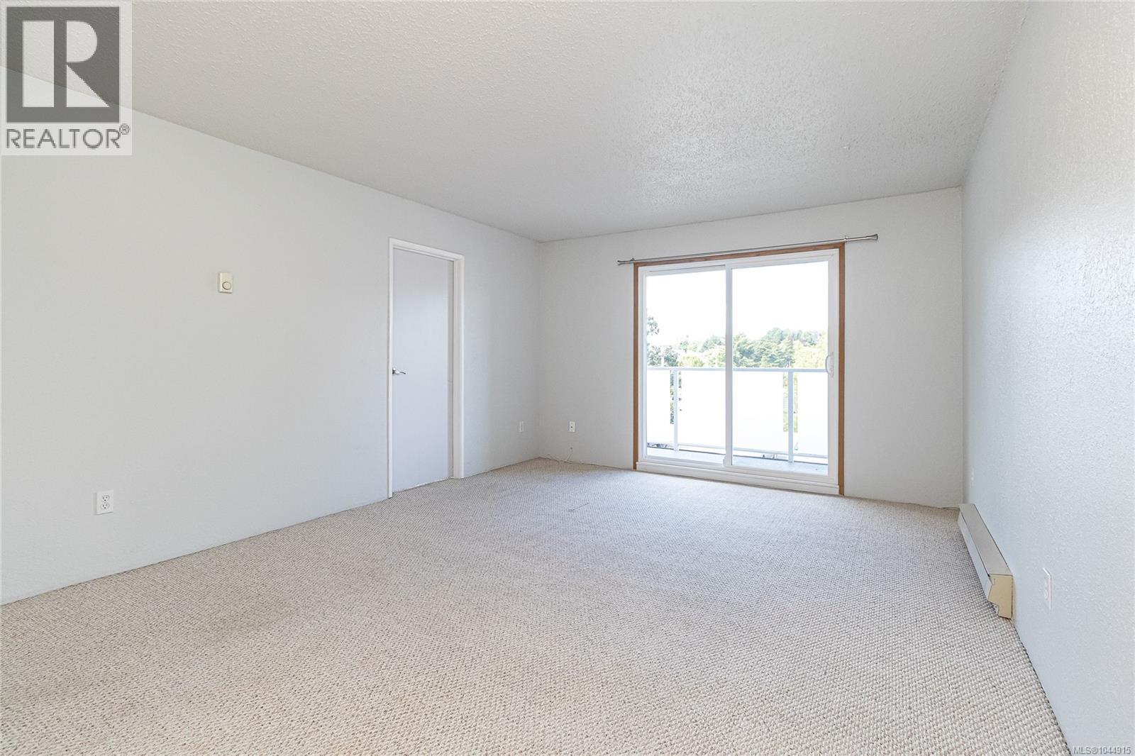 203 3240 Glasgow Avenue, Saanich