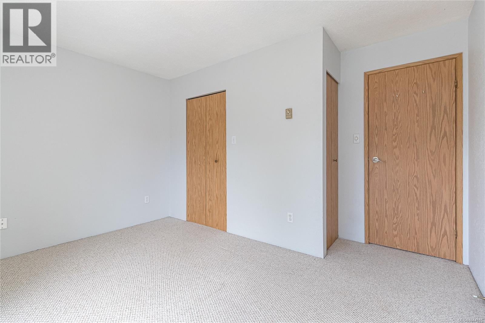 #203 3240 Glasgow Ave - 23