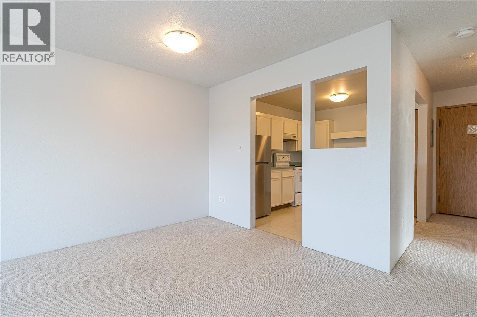 203 3240 Glasgow Avenue, Saanich