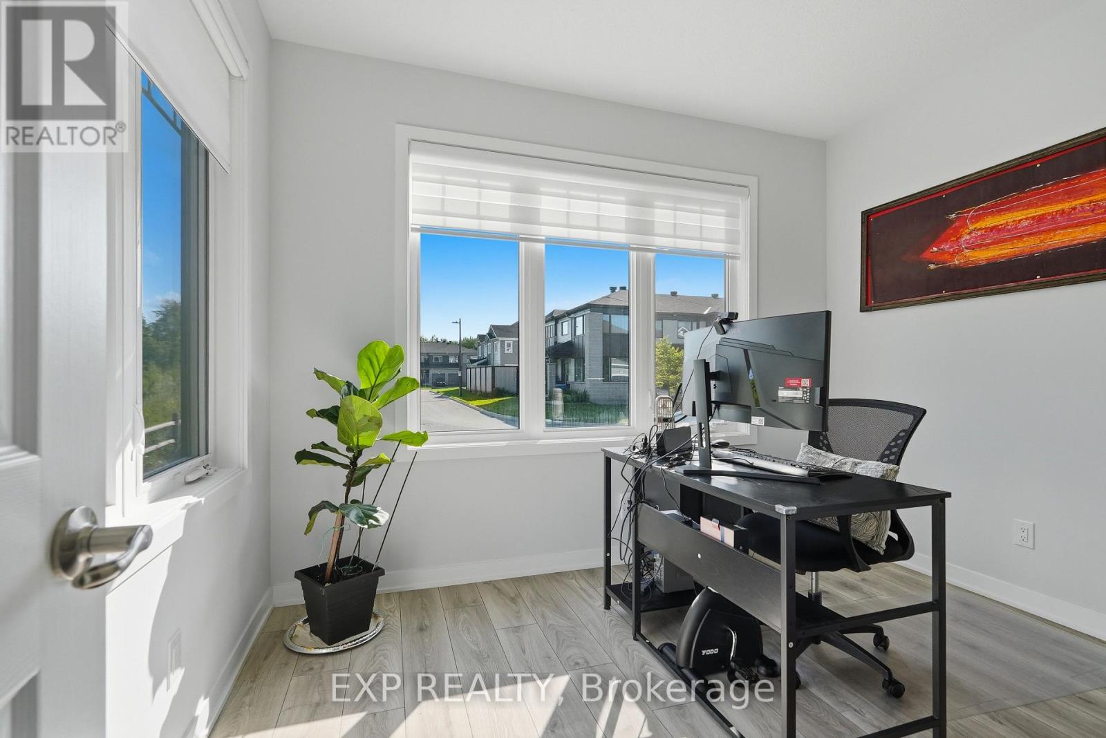 256 BILLRIAN CRESCENT - 7