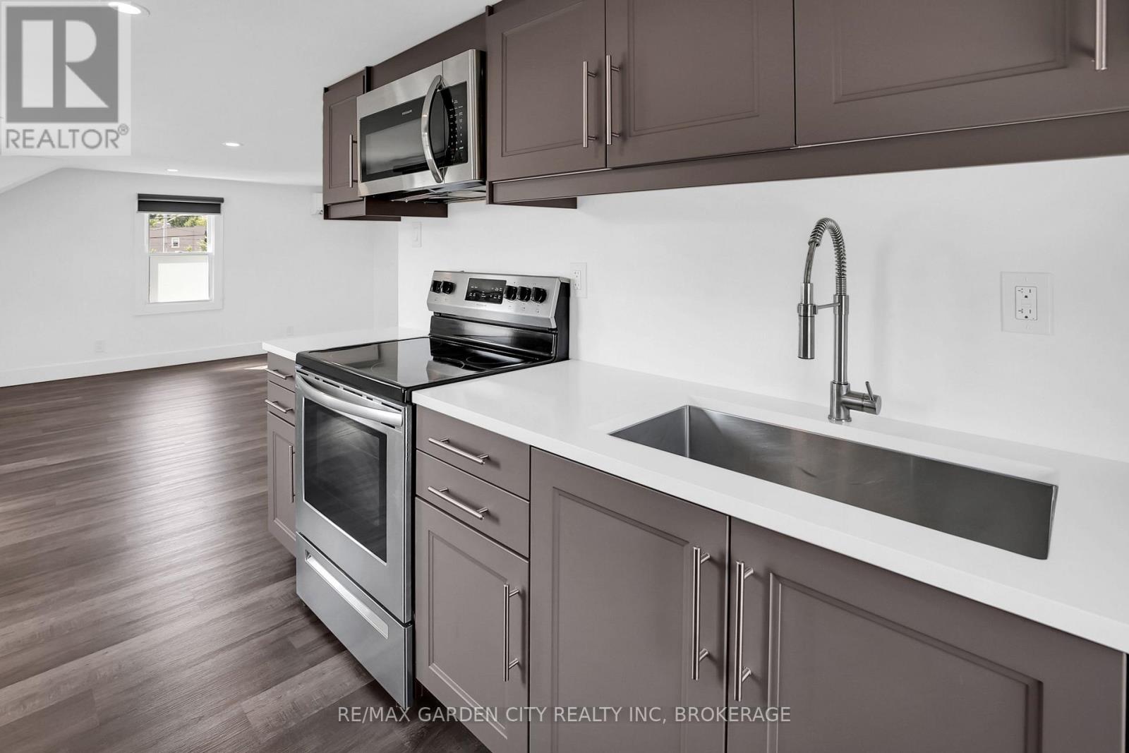 135 LAKE STREET - 38