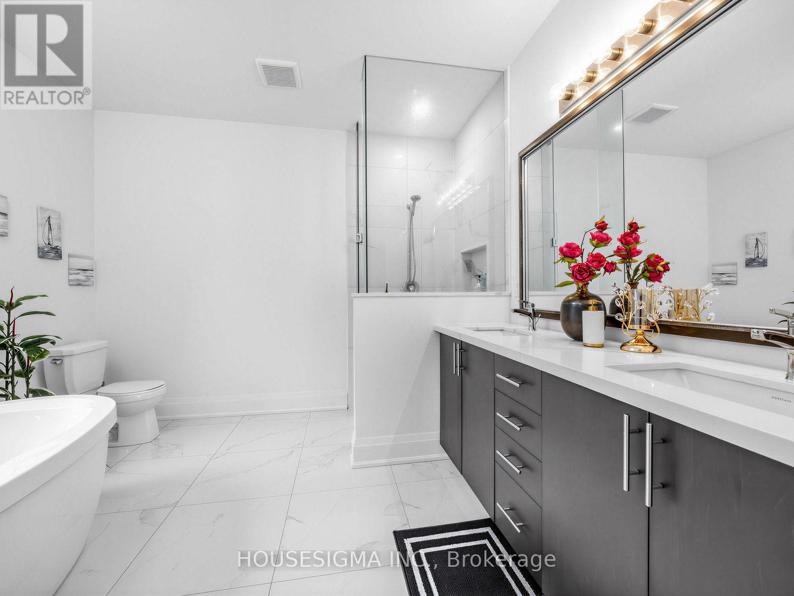 15 EDWORTHY GARDENS - 15