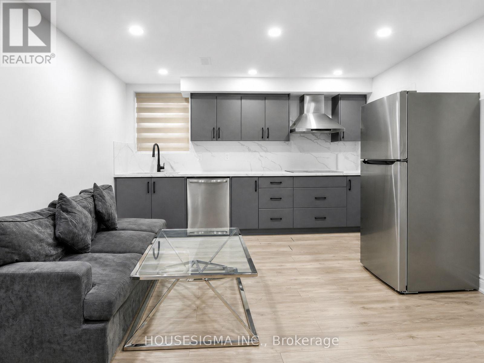 15 EDWORTHY GARDENS - 36