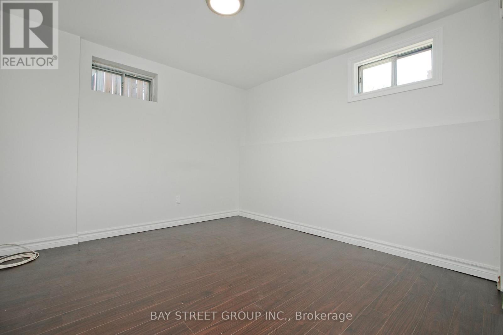 22 TAOS COURT - 15