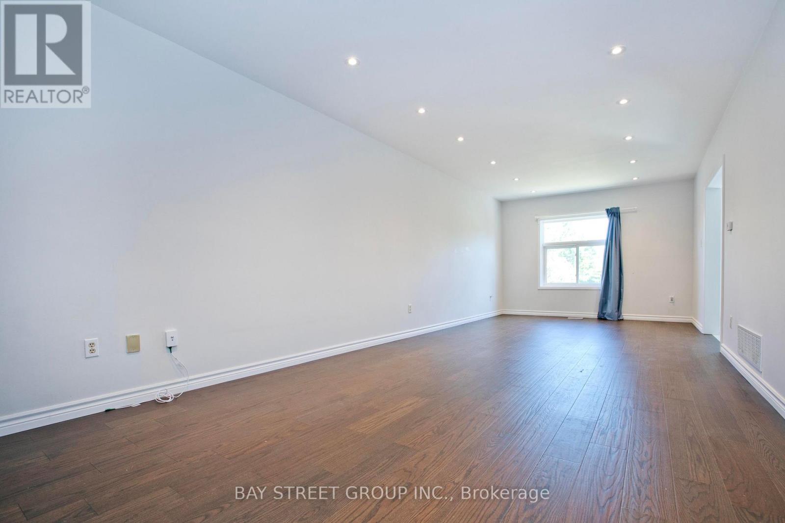 22 TAOS COURT - 21