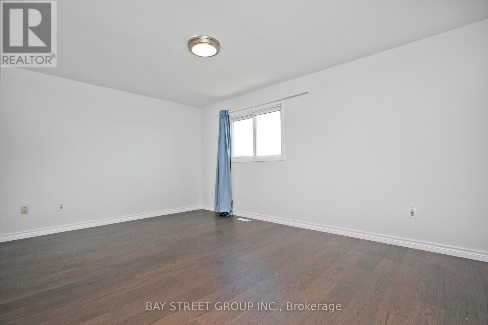 22 TAOS COURT - 28