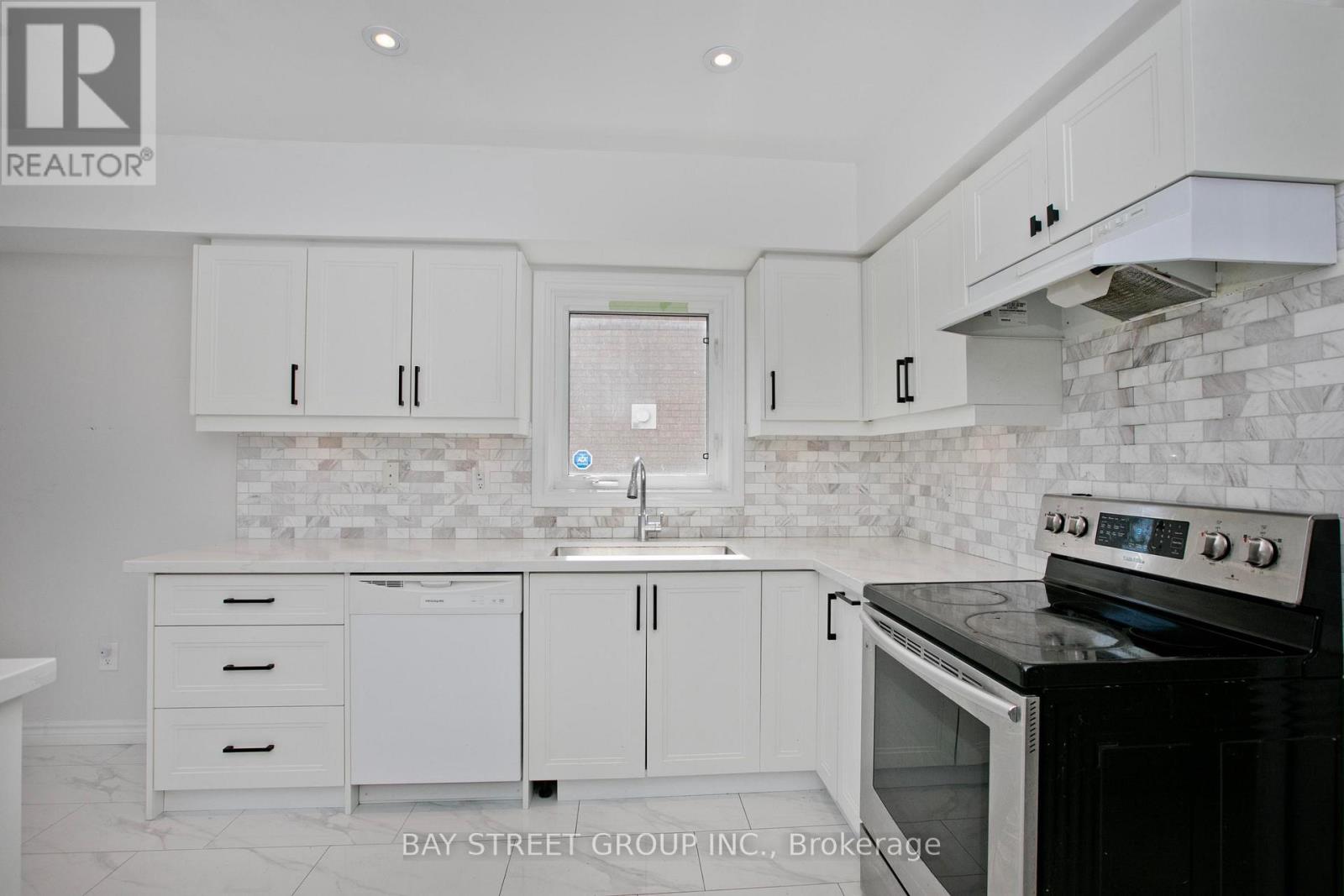 22 TAOS COURT - 6