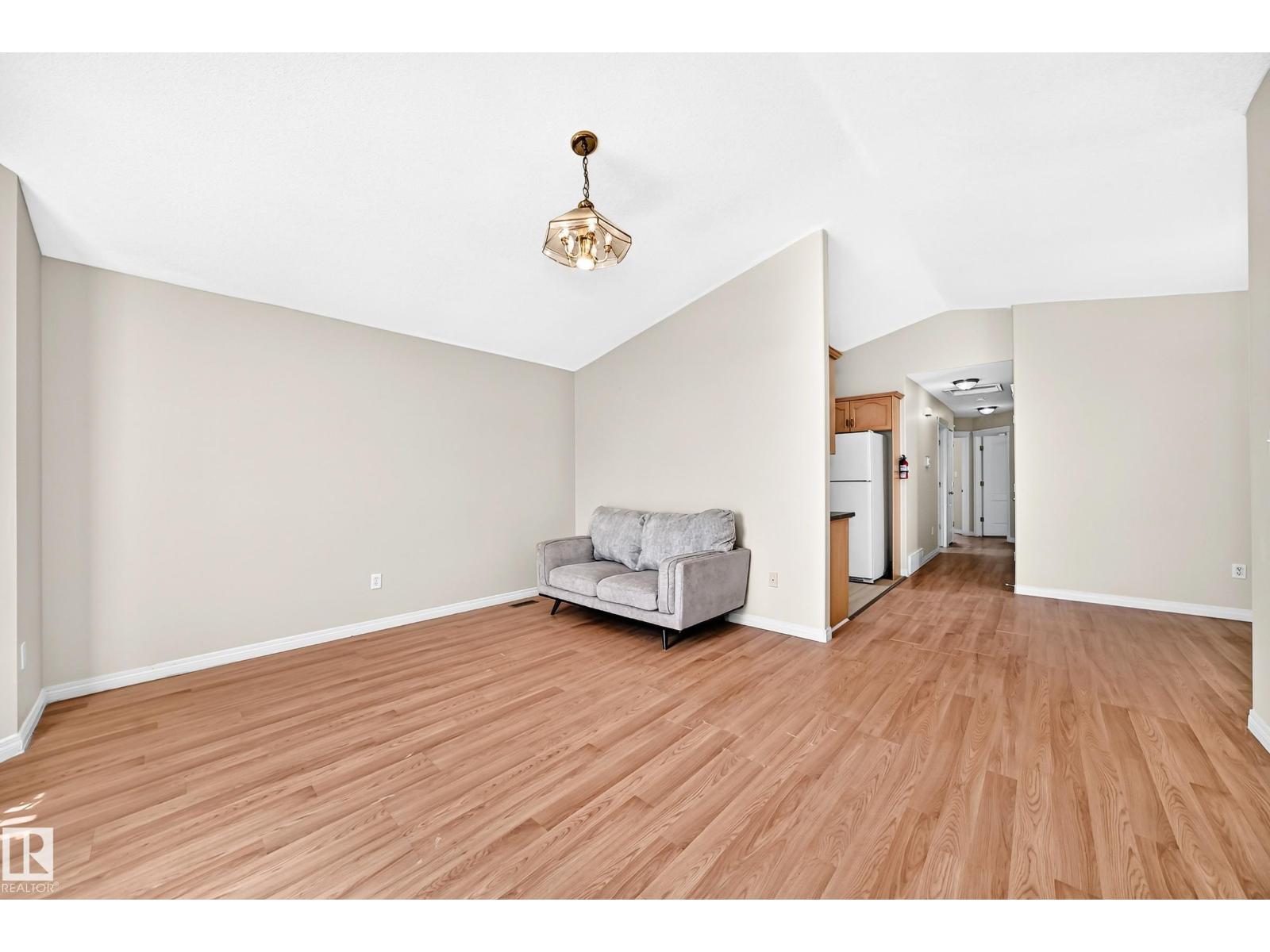 9518 106 AV NW - Image 11
