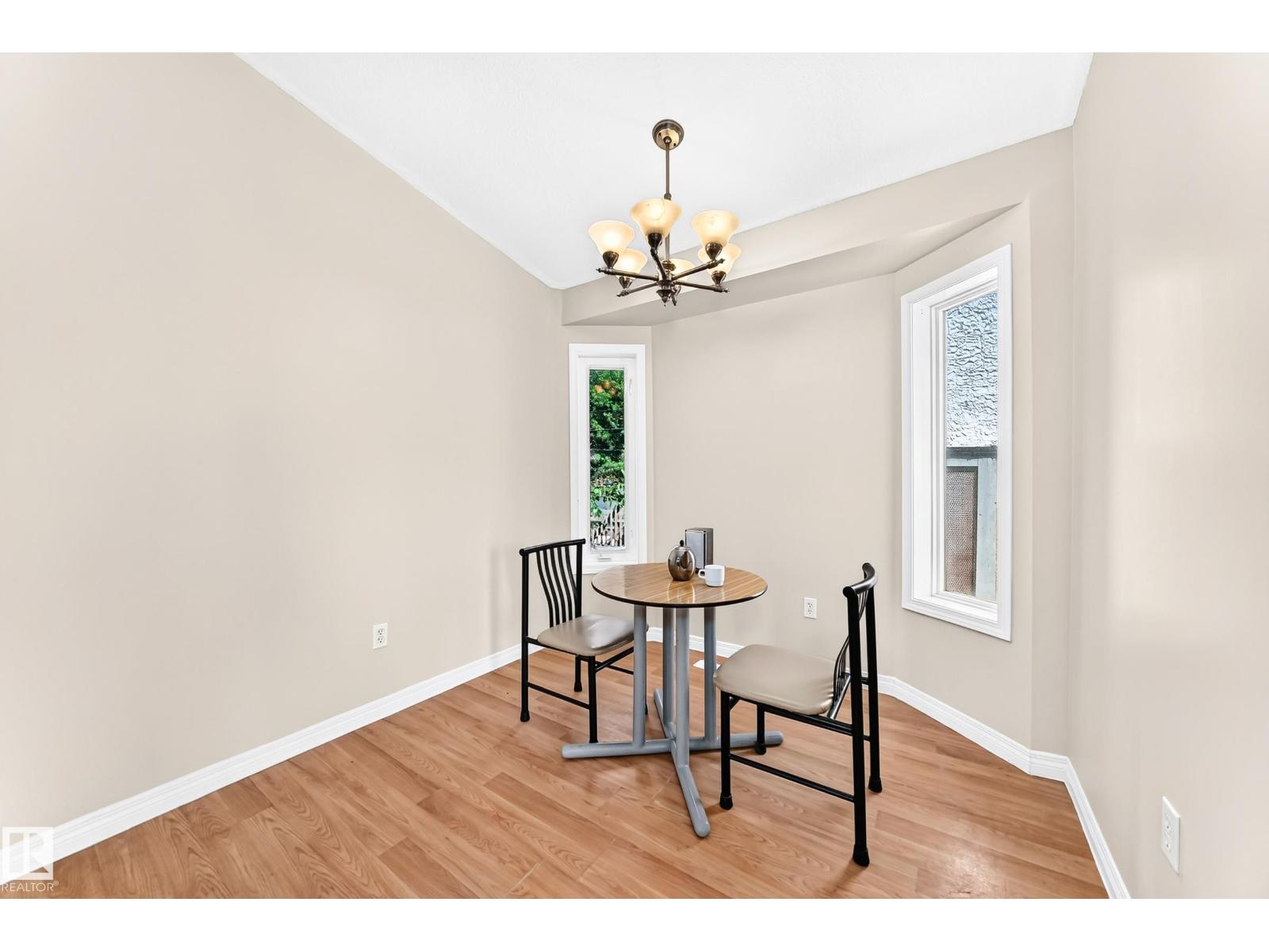 9518 106 AV NW - 20