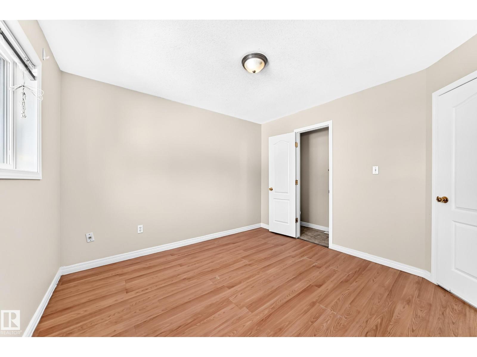 9518 106 AV NW - 26