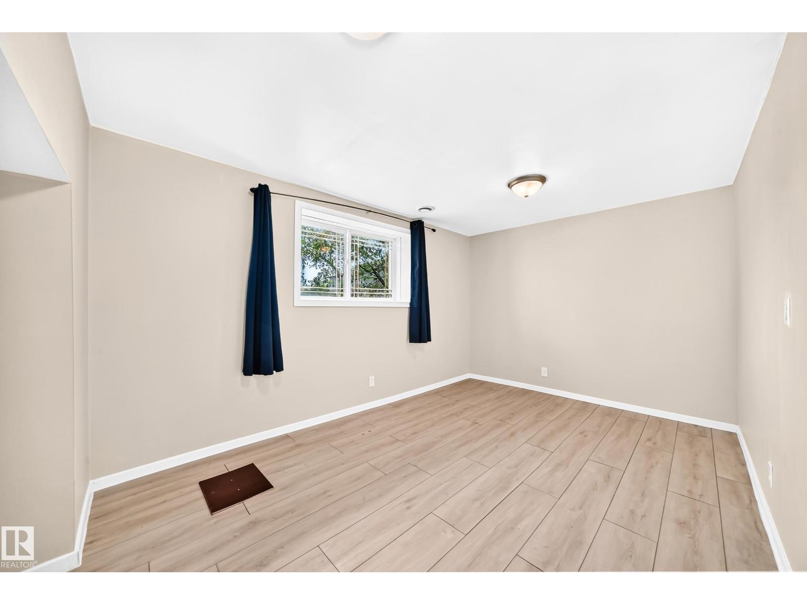9518 106 AV NW - Image 33