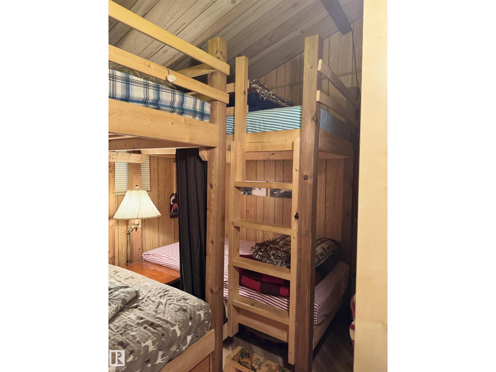 137 CRYSTAL SPRINGS DR - 22