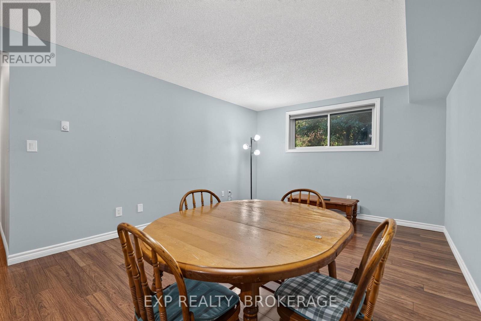 #101 316 KINGSDALE AVENUE - 10