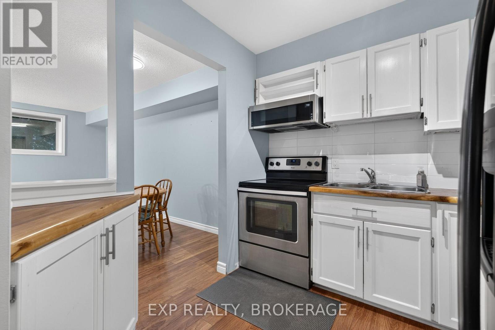 #101 316 KINGSDALE AVENUE - 17
