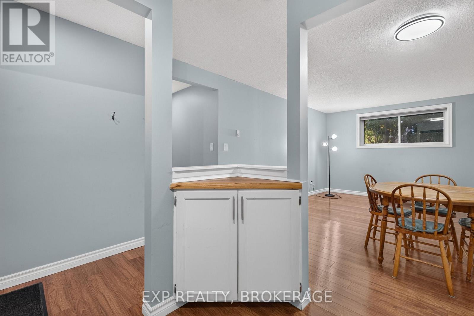 #101 316 KINGSDALE AVENUE - Image 18