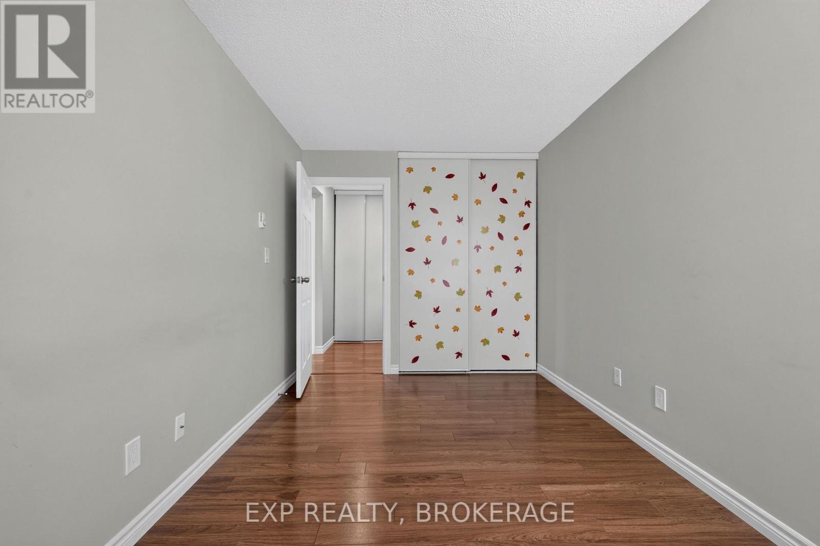 #101 316 KINGSDALE AVENUE - 21