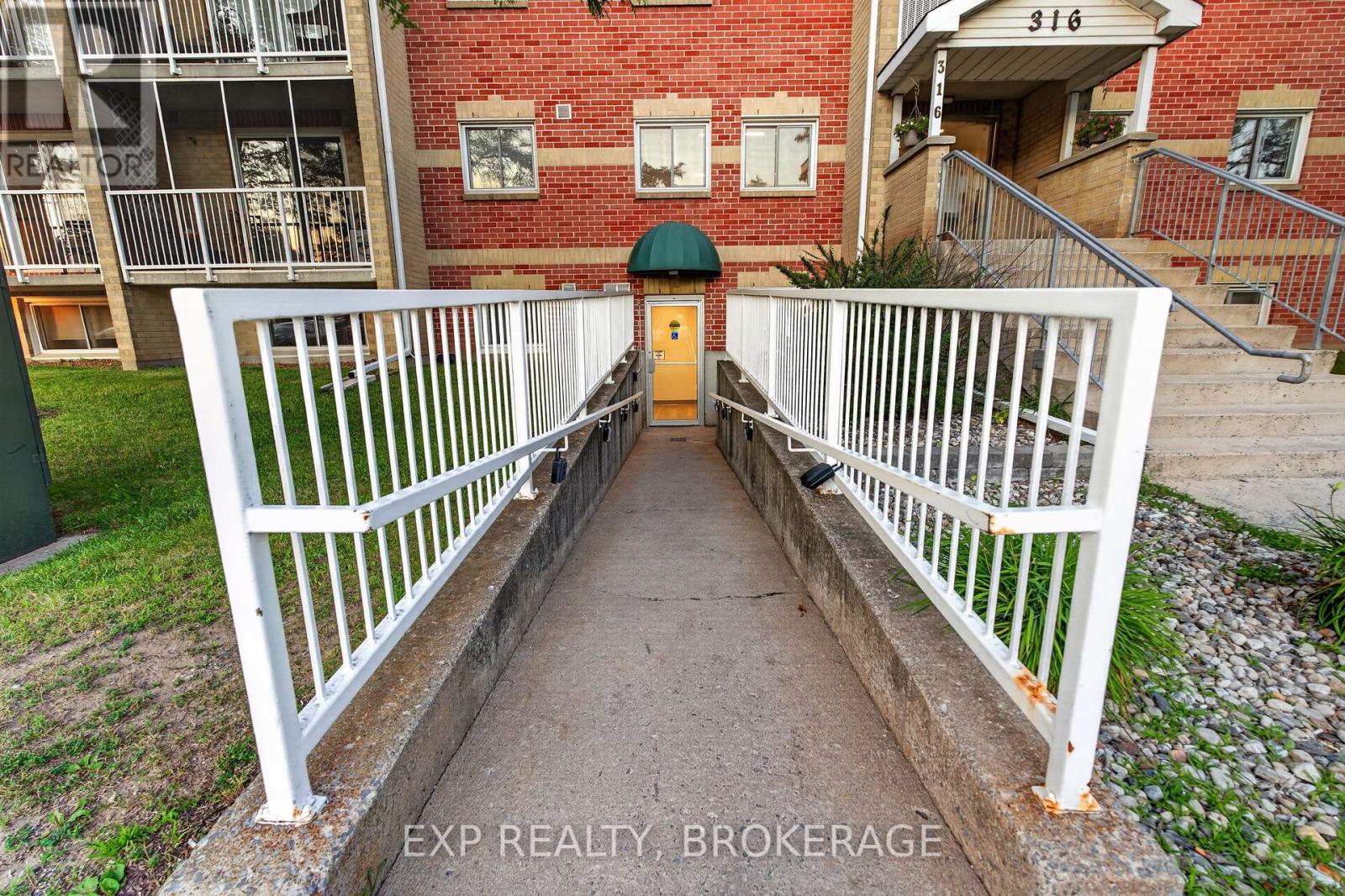 #101 316 KINGSDALE AVENUE - 3