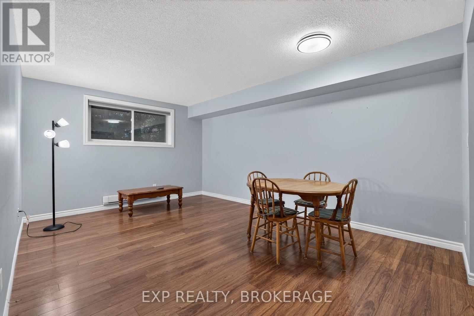 #101 316 KINGSDALE AVENUE - Image 9