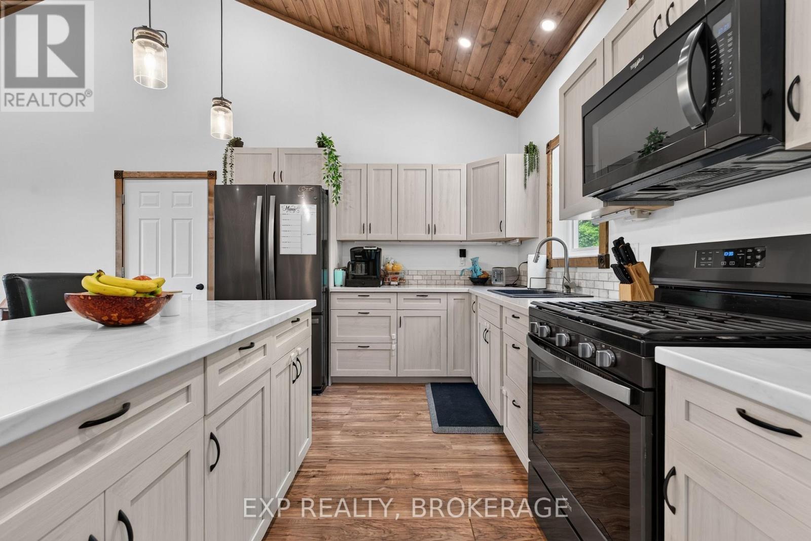 1020 HILL ROAD - 19
