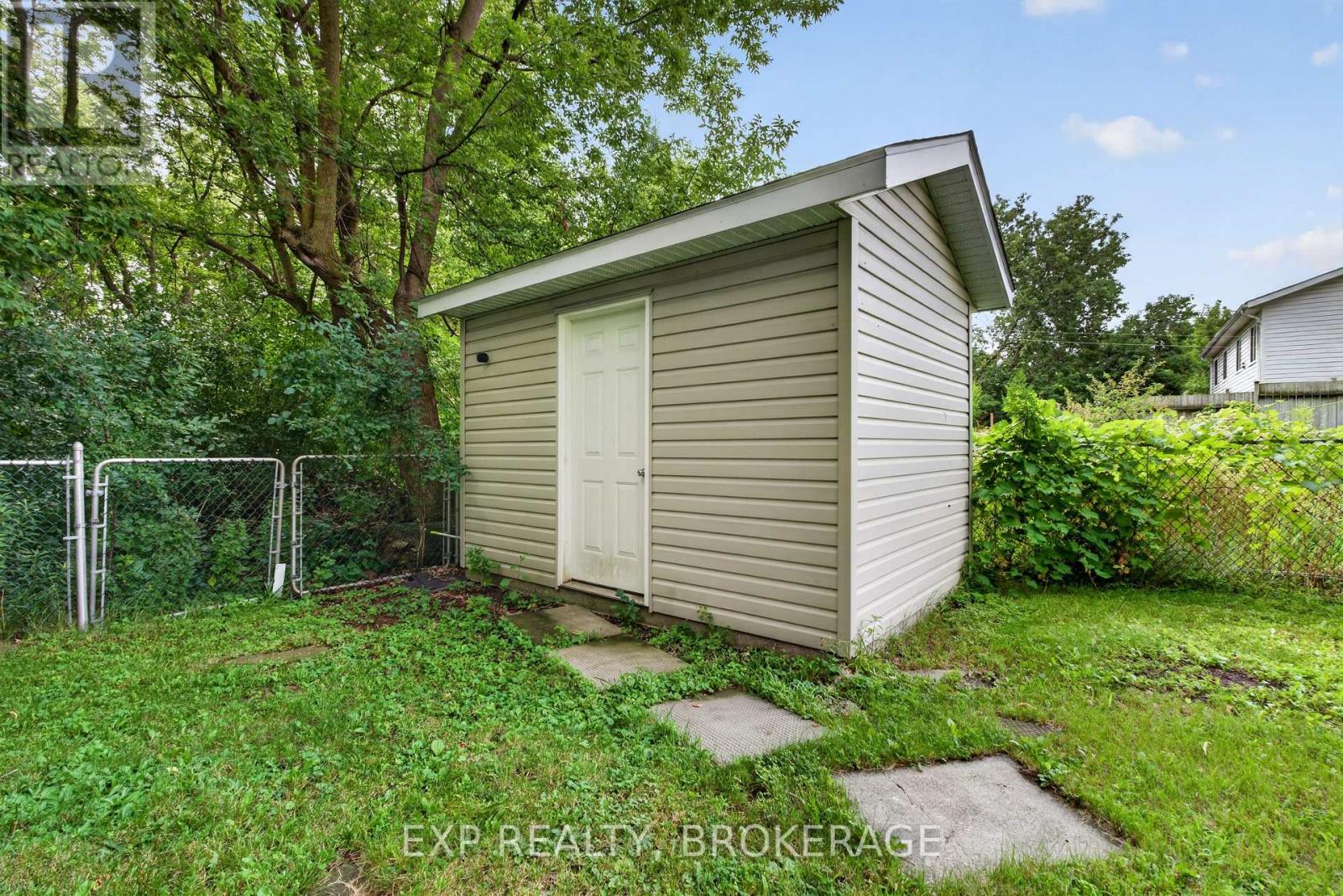 17 SHAW STREET - Image 35