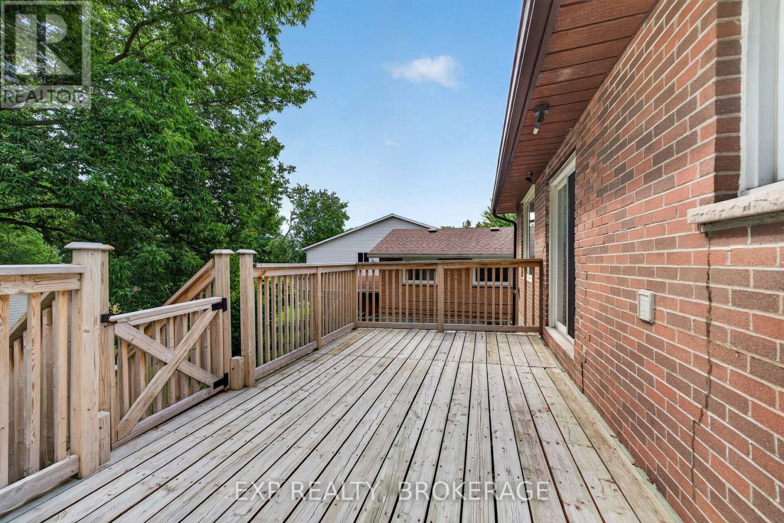 17 SHAW STREET - Image 38