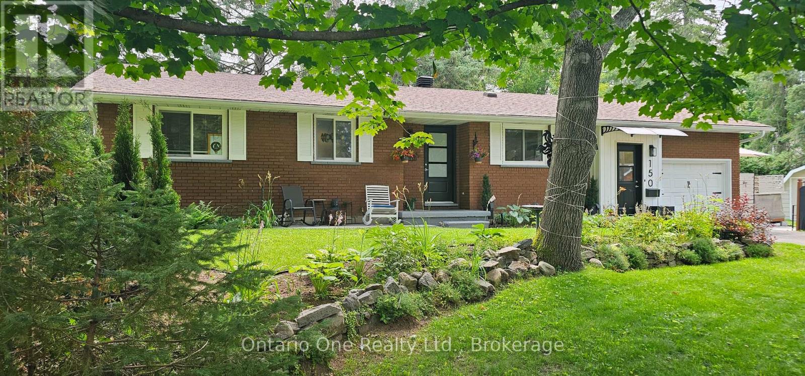 150 LOFTY PINES CRESCENT - 1